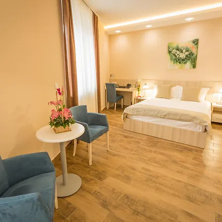 Hotel Mar Garni 3*