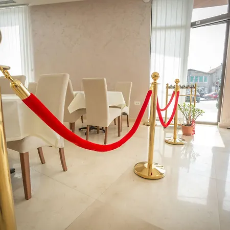 Mar Garni Hotel 3*